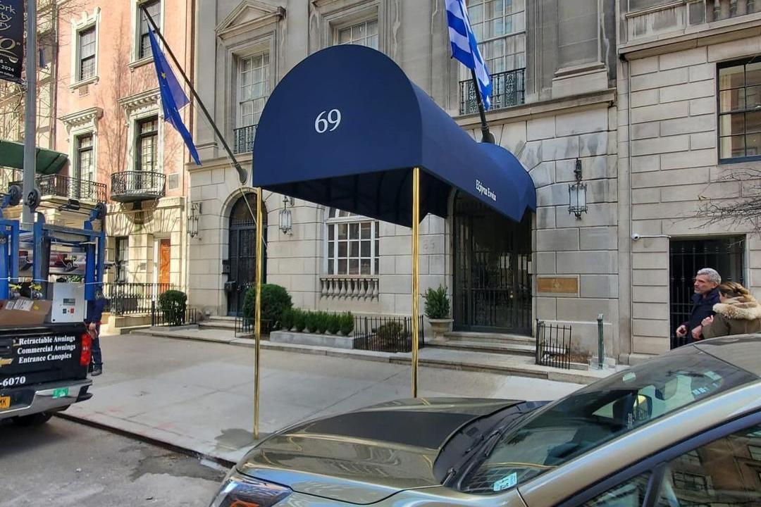 Creating a Welcoming Entrance: 7 Awning Ideas for NYC Hotels - Awnings ...